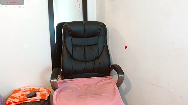 christin lake online show from November 19, 2025, 7:36 pm