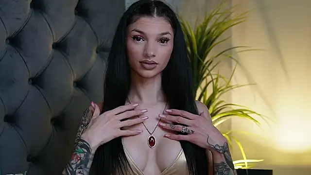 Snapshot of MiamiCoffee chatting on September 17, 2025, 6:21 pm MiamiCoffee online show from September 17, 2025, 6:21 pm