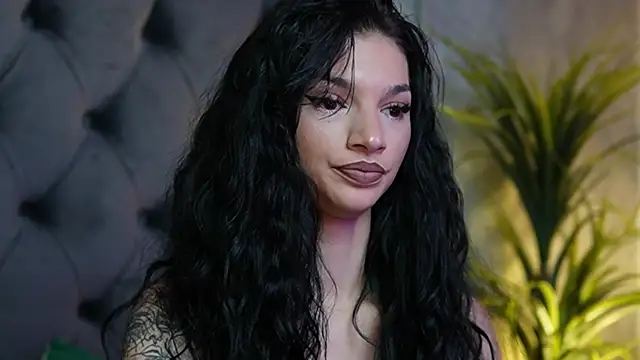 Snapshot of MiamiCoffee chatting on September 22, 2025, 6:25 pm MiamiCoffee online show from September 22, 2025, 6:25 pm