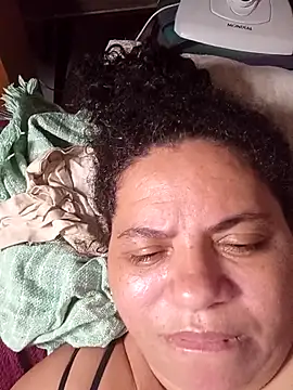 Snapshot of Ravena2290 chatting on October 10, 2025, 8:37 am Ravena2290 online show from October 10, 2025, 8:37 am