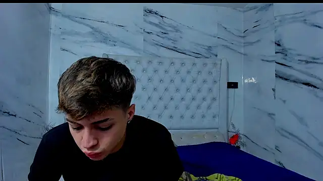 Ari and Storm online show from December 1, 2025, 1:34 pm