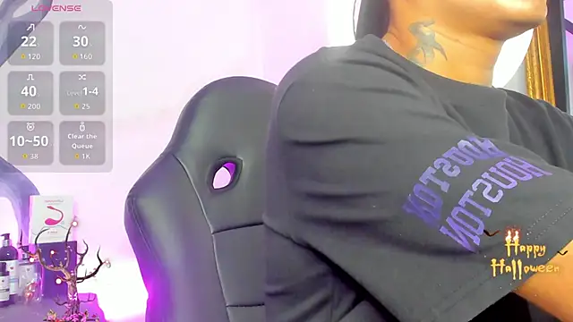 LiamDeep online show from October 20, 2025, 8:42 pm