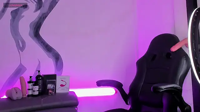 LiamDeep online show from October 15, 2025, 8:28 pm