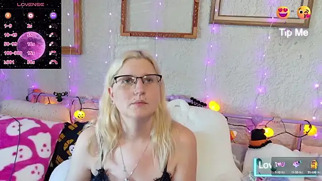 samanthamalichite online show from October 9, 2025, 7:47 pm