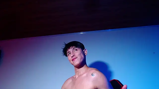 Snapshot of rowanbigboy23 chatting on November 19, 2025, 11:54 am rowanbigboy23 online show from November 19, 2025, 11:54 am