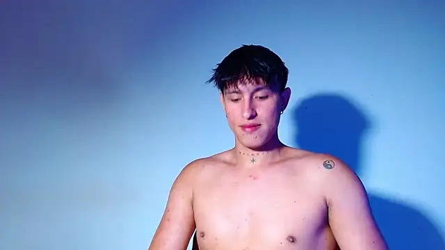 rowanbigboy23 online show from April 1, 2026, 12:24 am