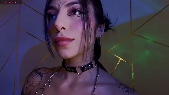 Hollyxx  online show from February 3, 2026, 5:29 pm