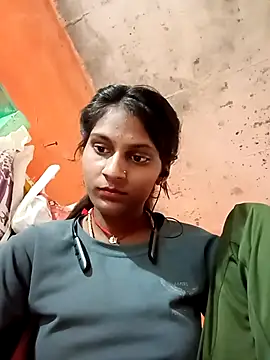 Snapshot of Jyoti_thakurr chatting on October 8, 2025, 8:49 am Jyoti thakurr online show from October 8, 2025, 8:49 am