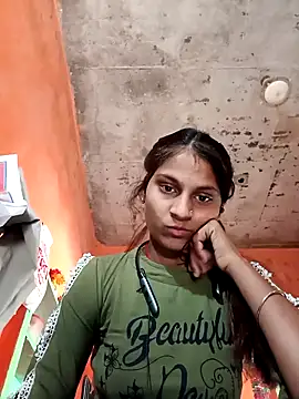 Snapshot of Jyoti_thakurr chatting on November 3, 2025, 5:45 am Jyoti thakurr online show from November 3, 2025, 5:45 am