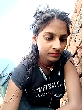 Snapshot of Jyoti_thakurr chatting on September 14, 2025, 3:40 am Jyoti thakurr online show from September 14, 2025, 3:40 am