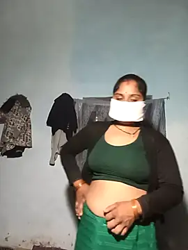 Sheema tyagi online show from December 3, 2025, 3:33 pm