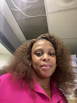 Snapshot of 031bubbles chatting on February 12, 2026, 9:53 am 031bubbles online show from February 12, 2026, 9:53 am