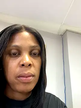 Snapshot of 031bubbles chatting on December 19, 2025, 10:39 am 031bubbles online show from December 19, 2025, 10:39 am