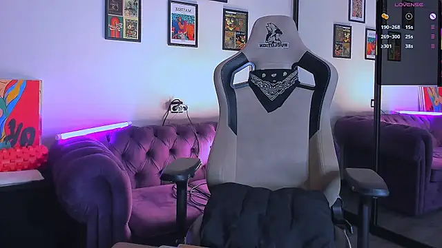 crazy Babyy6996 online show from September 19, 2025, 10:41 am