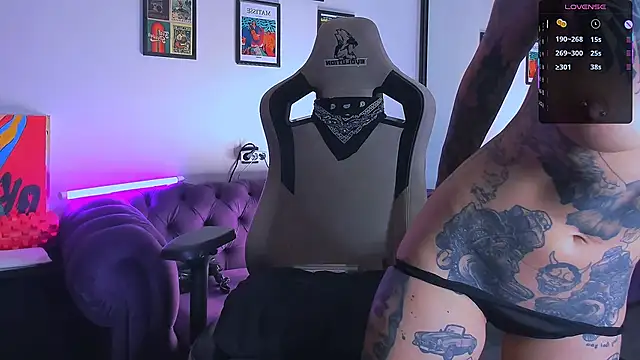 crazy Babyy6996 online show from September 22, 2025, 10:54 am