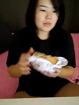 Snapshot of Innogin chatting on November 8, 2025, 12:31 pm Innogin online show from November 8, 2025, 12:31 pm