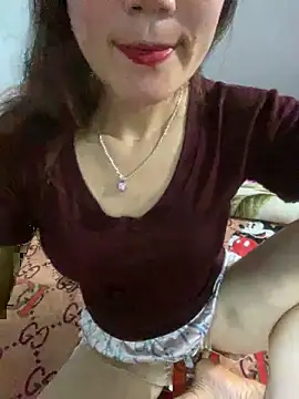 Pyy07 online show from November 10, 2025, 12:32 pm