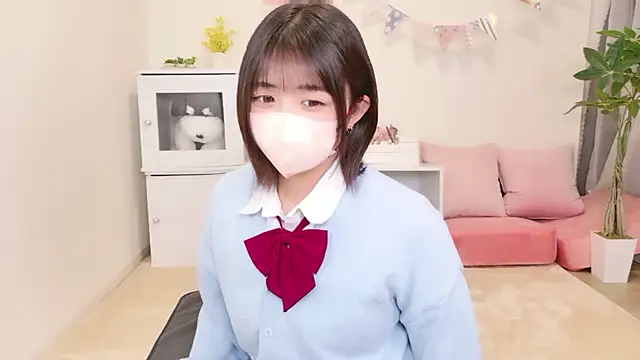 Hinata Sun online show from November 6, 2025, 3:05 pm