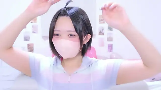 Hinata Sun online show from April 2, 2026, 8:37 pm