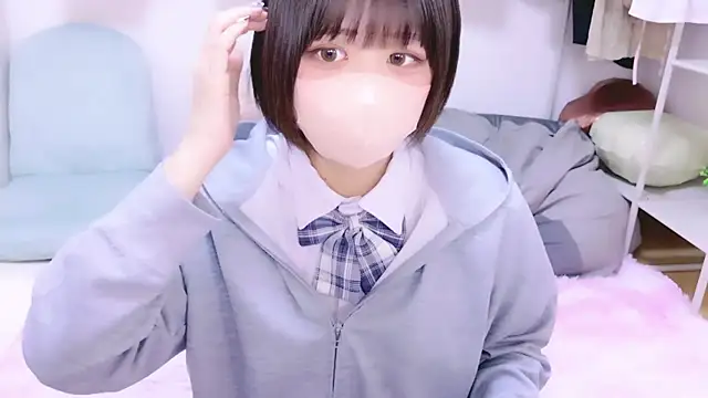 Hinata Sun online show from March 5, 2026, 7:32 pm