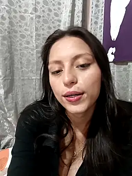 Snapshot of Lahila_ chatting on May 3, 2026, 7:39 pm Lahila online show from May 3, 2026, 7:39 pm