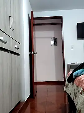 mia mancinii online show from April 9, 2026, 2:34 pm