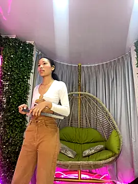 Kiara Zahiri   online show from September 9, 2025, 11:08 am