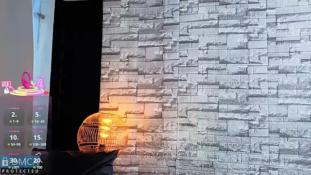 Kiara Zahiri   online show from November 29, 2025, 10:59 am