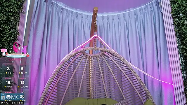 Kiara Zahiri   online show from October 10, 2025, 11:11 am