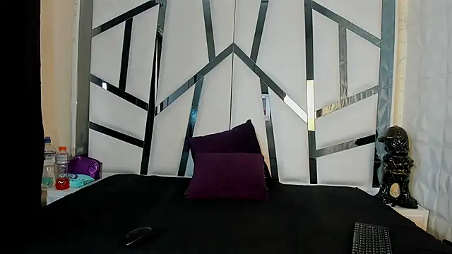 Alisha Evans Rs online show from December 1, 2025, 3:46 pm