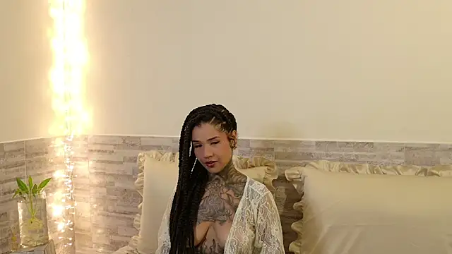 xbigpeach online show from April 7, 2026, 10:00 pm