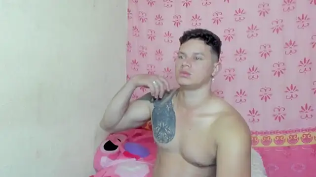 Snapshot of EclipseandFlame chatting on November 5, 2025, 2:20 pm EclipseandFlame online show from November 5, 2025, 2:20 pm