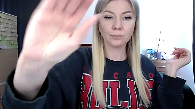 ParadiseAlina online show from March 29, 2026, 4:08 pm