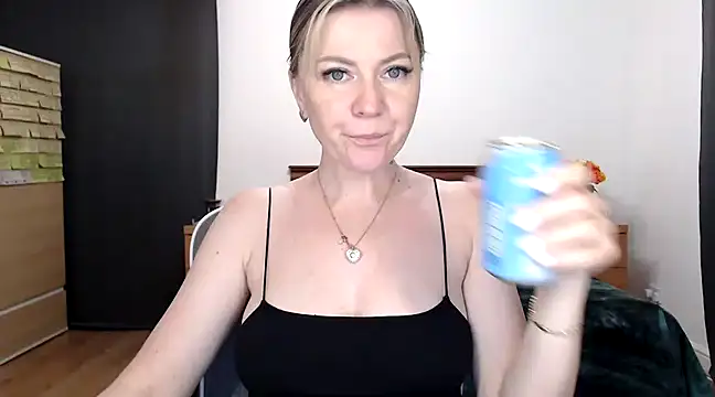 Snapshot of ParadiseAlina chatting on March 12, 2025, 7:47 pm ParadiseAlina online show from March 12, 2025, 7:47 pm