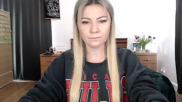 Snapshot of ParadiseAlina chatting on January 14, 2026, 2:31 pm ParadiseAlina online show from January 14, 2026, 2:31 pm