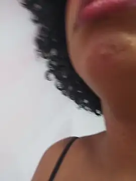 SheyLopez online show from November 11, 2025, 3:01 am