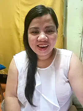 hotlyn45 online show from October 19, 2025, 4:32 pm