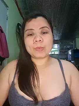 hotlyn45 online show from March 17, 2026, 12:02 am