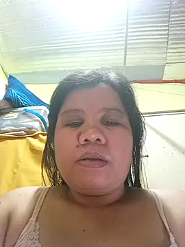 hotlyn45 online show from October 16, 2025, 11:29 am