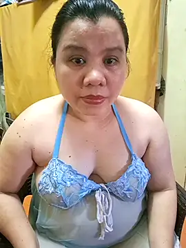 hotlyn45 online show from September 30, 2025, 11:55 pm