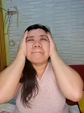 hotlyn45 online show from March 6, 2026, 4:46 pm