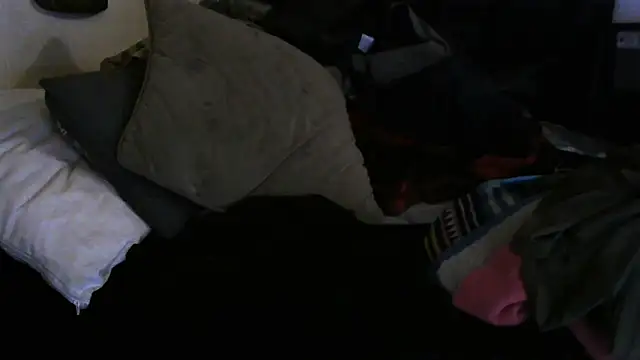 Snapshot of crassanova chatting on February 24, 2026, 6:42 pm crassanova online show from February 24, 2026, 6:42 pm