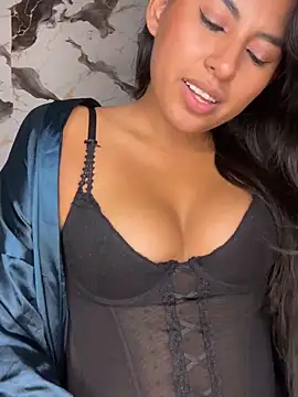 Snapshot of BrunetteBliss69 chatting on February 26, 2026, 2:44 am BrunetteBliss69 online show from February 26, 2026, 2:44 am