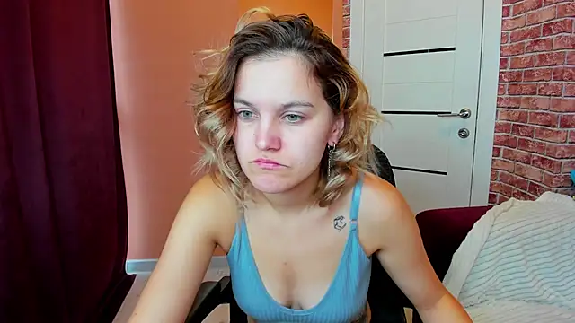 Hot   Jess online show from September 28, 2025, 3:02 am