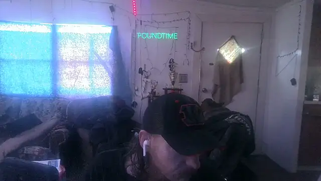 Poundtown1226 online show from January 7, 2026, 7:08 pm