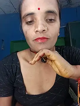 Hotwera online show from October 6, 2025, 7:25 pm