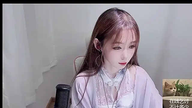 Xiao-runbao online show from September 12, 2025, 2:06 pm