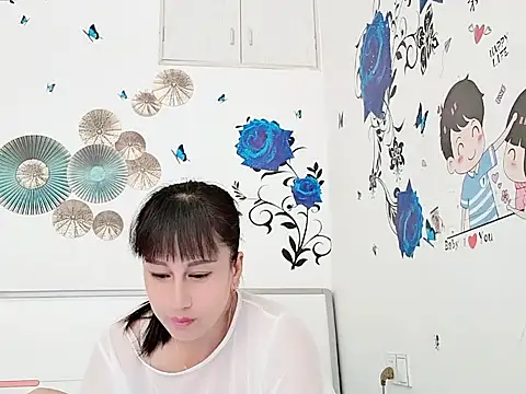 xiaohua2563 online show from September 11, 2025, 7:19 am