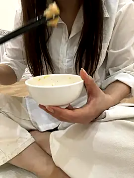 susu baby online show from November 3, 2025, 5:45 am