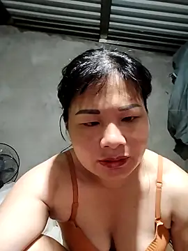 kute-00 online show from October 4, 2025, 9:38 pm